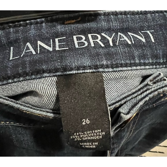 COPY - Size 26 Lane Bryant Dark Wash Indigo Jean Shorts - Picture 5 of 5
